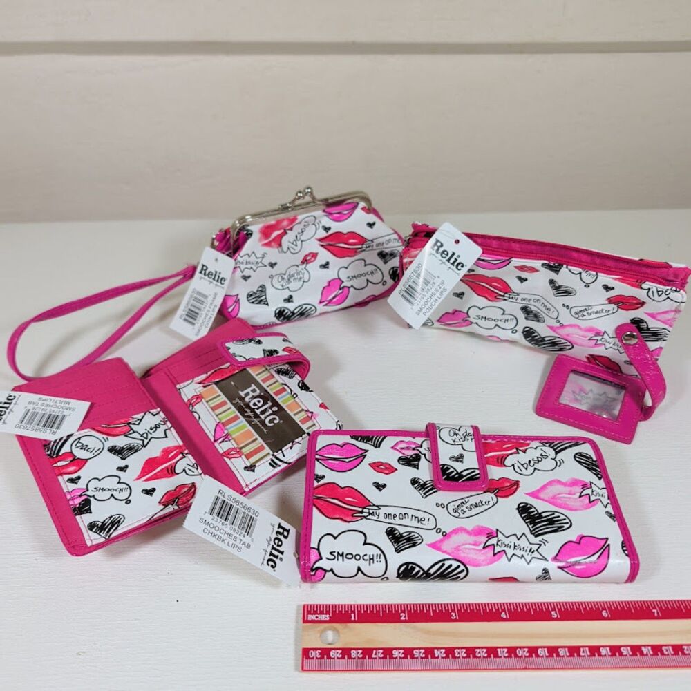 NWT Relic 4pc Accessory Set – "Smooches" Lips & Hearts Print Collection